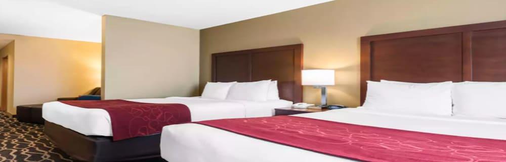 คอมฟอร์ต สวีท แทมป้า แอร์พอร์ต นอร์ท Hotel แทมปา ภายนอก รูปภาพ