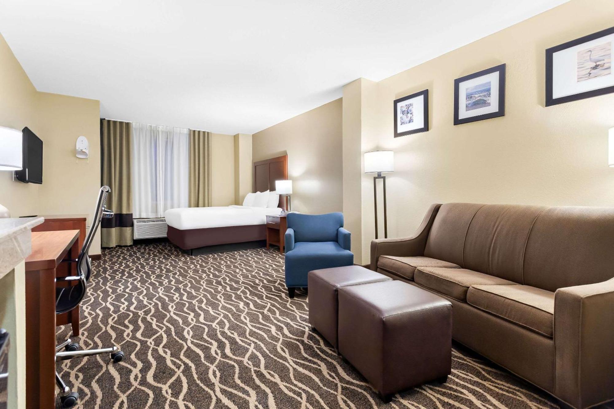 คอมฟอร์ต สวีท แทมป้า แอร์พอร์ต นอร์ท Hotel แทมปา ภายนอก รูปภาพ