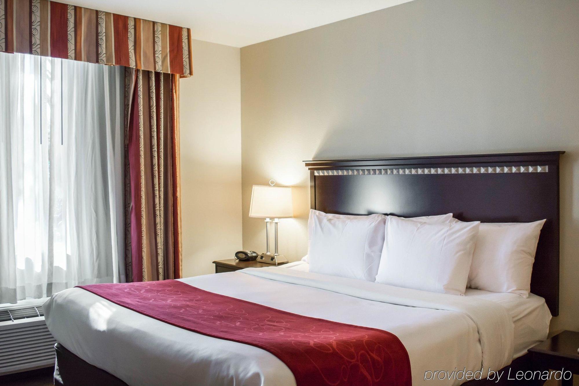 คอมฟอร์ต สวีท แทมป้า แอร์พอร์ต นอร์ท Hotel แทมปา ภายนอก รูปภาพ